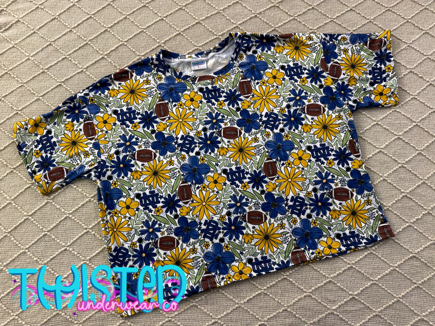 ND FLORAL: LARGE • MODEST PEEK & PLAY CROP